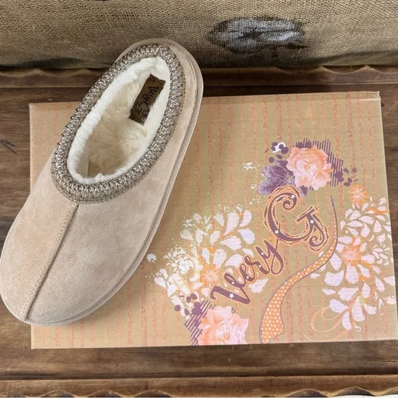 NIB, Very G, Sparks, Nude, Faux Fur Interior - Picture 8 of 8